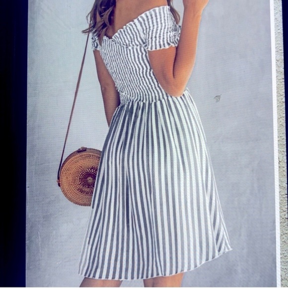 NWT Beachsissi Gorgeous Blue and White Stripe Summer Dress Size Small - Picture 2 of 12